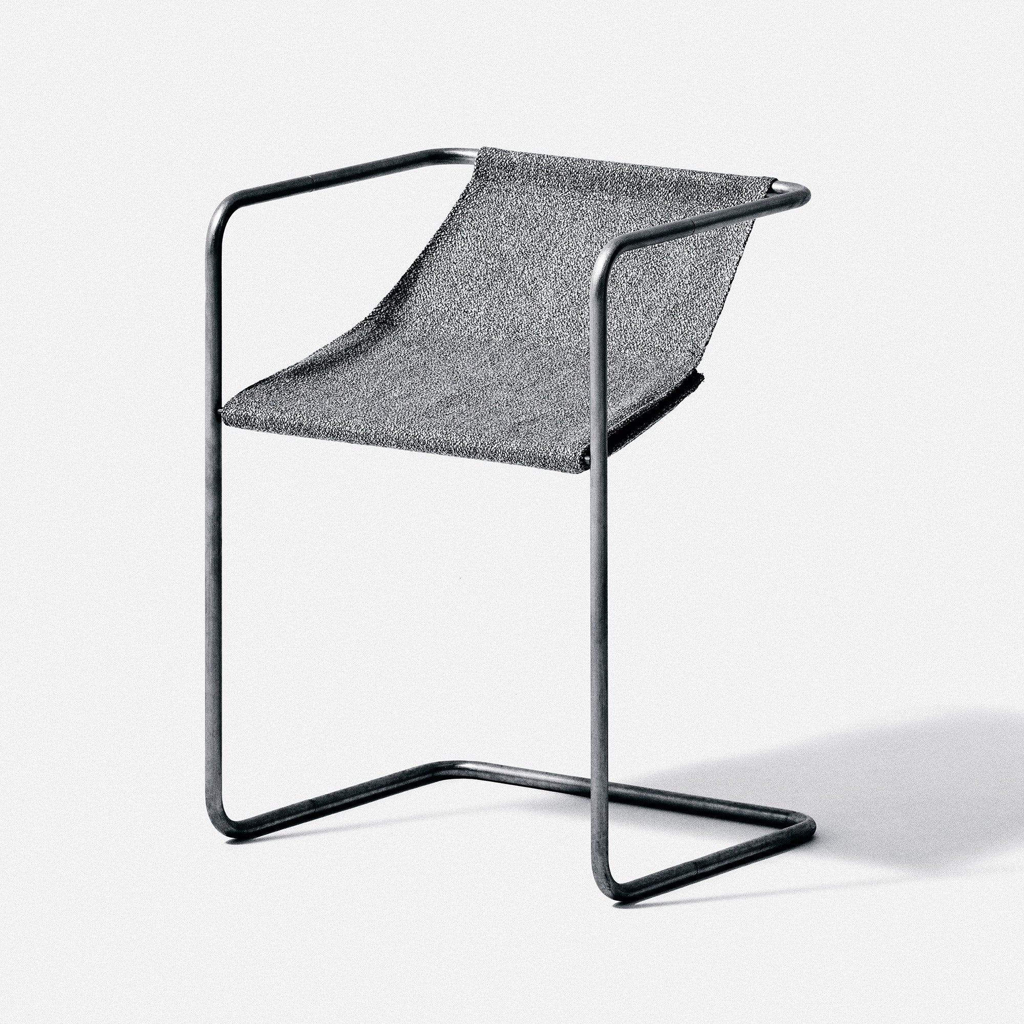 BEND Stool / Frame + Fabric 