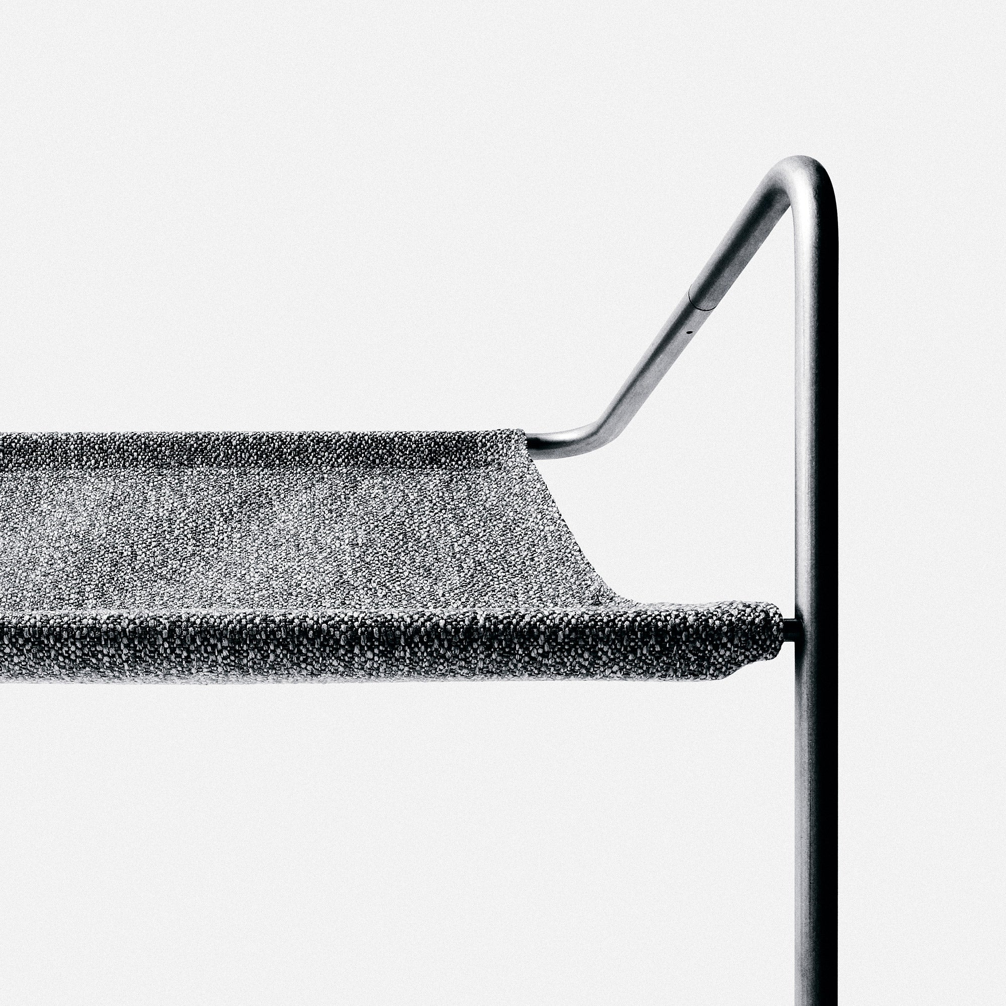 BEND Stool / Frame + Fabric 
